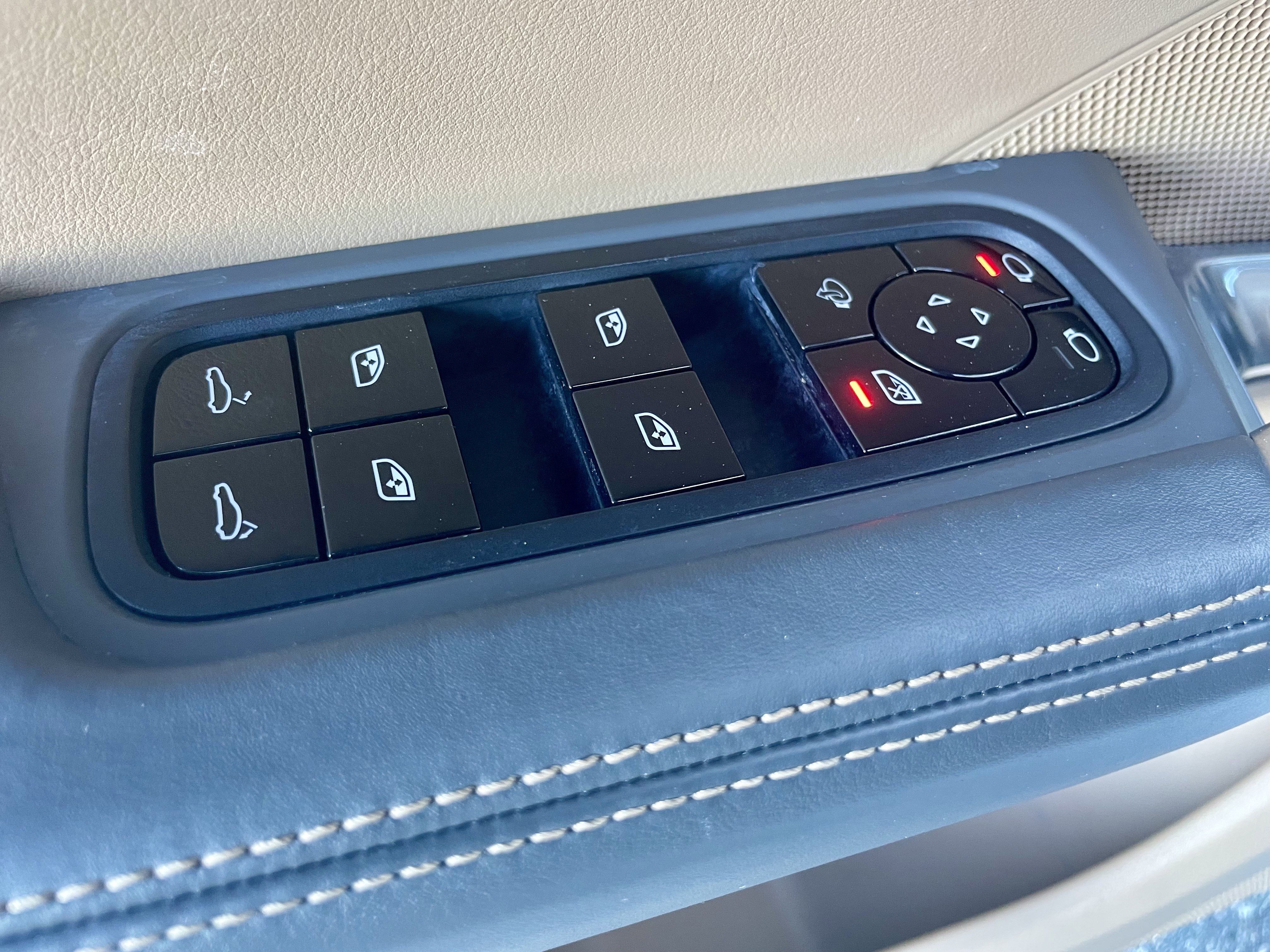 Used 2021 Porsche Cayenne Turbo image 11