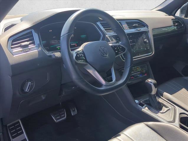 Used 2022 Volkswagen Tiguan SE R-Line FWD image 9