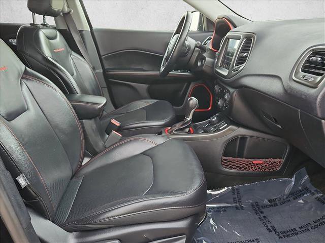 Used 2017 Jeep Compass Trailhawk w/ Leather Interior Group AWD/4WD image 21