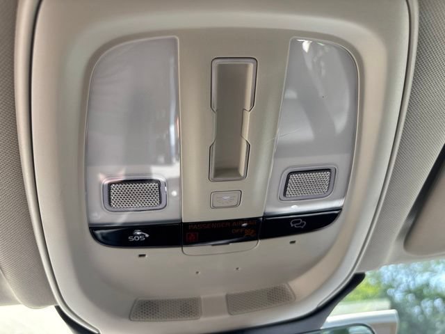 Used 2025 Volvo XC60 B5 Plus w/ Protection Package Premier AWD/4WD image 19
