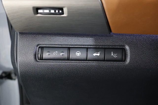 Used 2022 Nissan Pathfinder Platinum w/ Cargo Package image 24