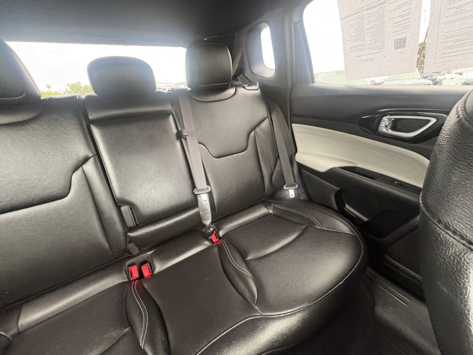 Used 2025 Jeep Compass Limited AWD/4WD image 38