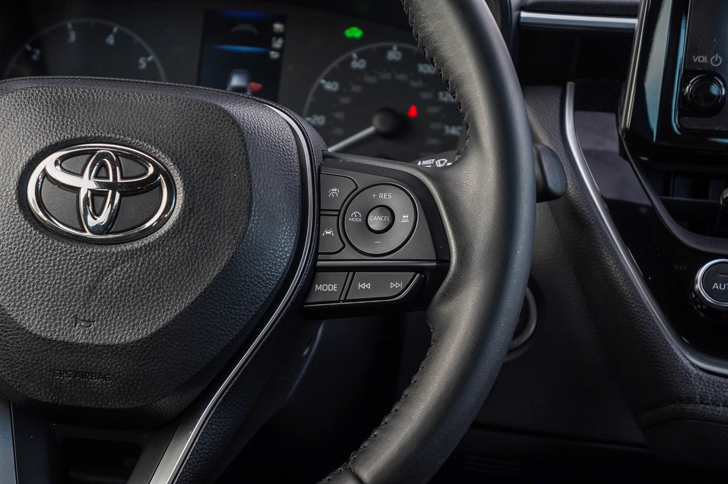 Certified 2024 Toyota Corolla SE w/ SE Package FWD image 18
