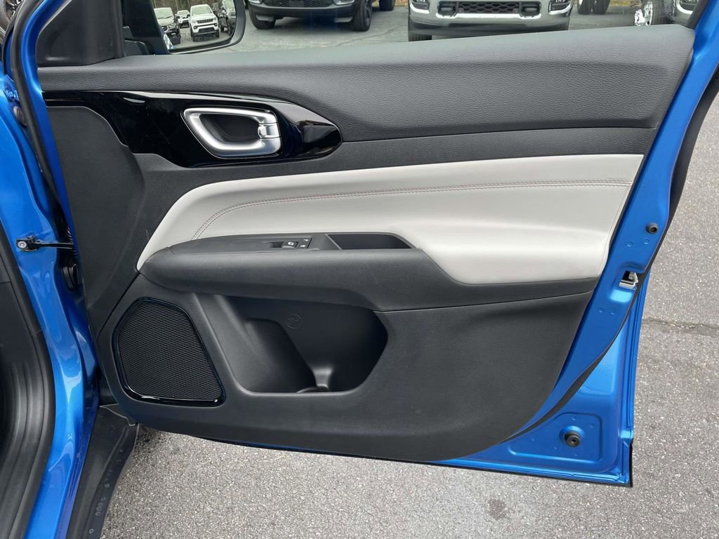 New 2026 Jeep Compass Limited image 16