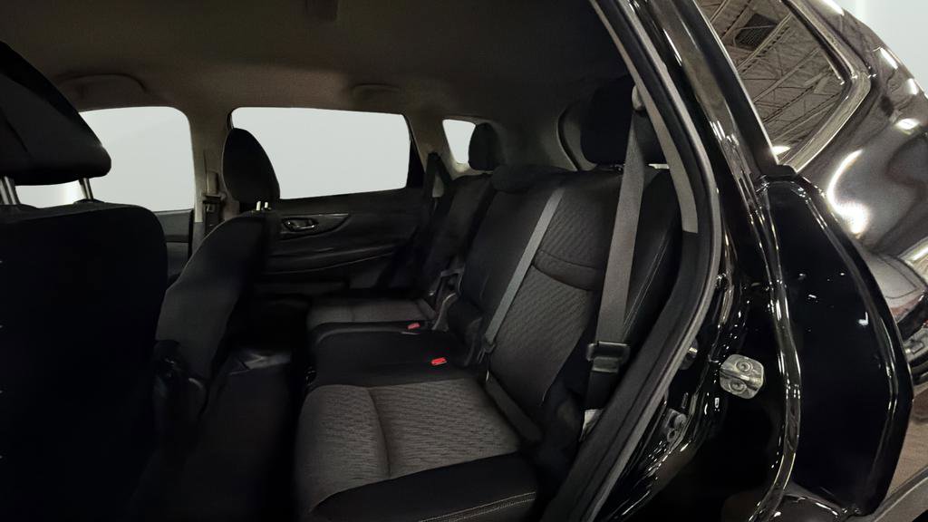 Used 2018 Nissan Rogue SV AWD/4WD image 25