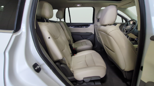 Used 2021 Cadillac XT6 Premium Luxury w/ LPO, Floor Liner Package AWD/4WD image 19