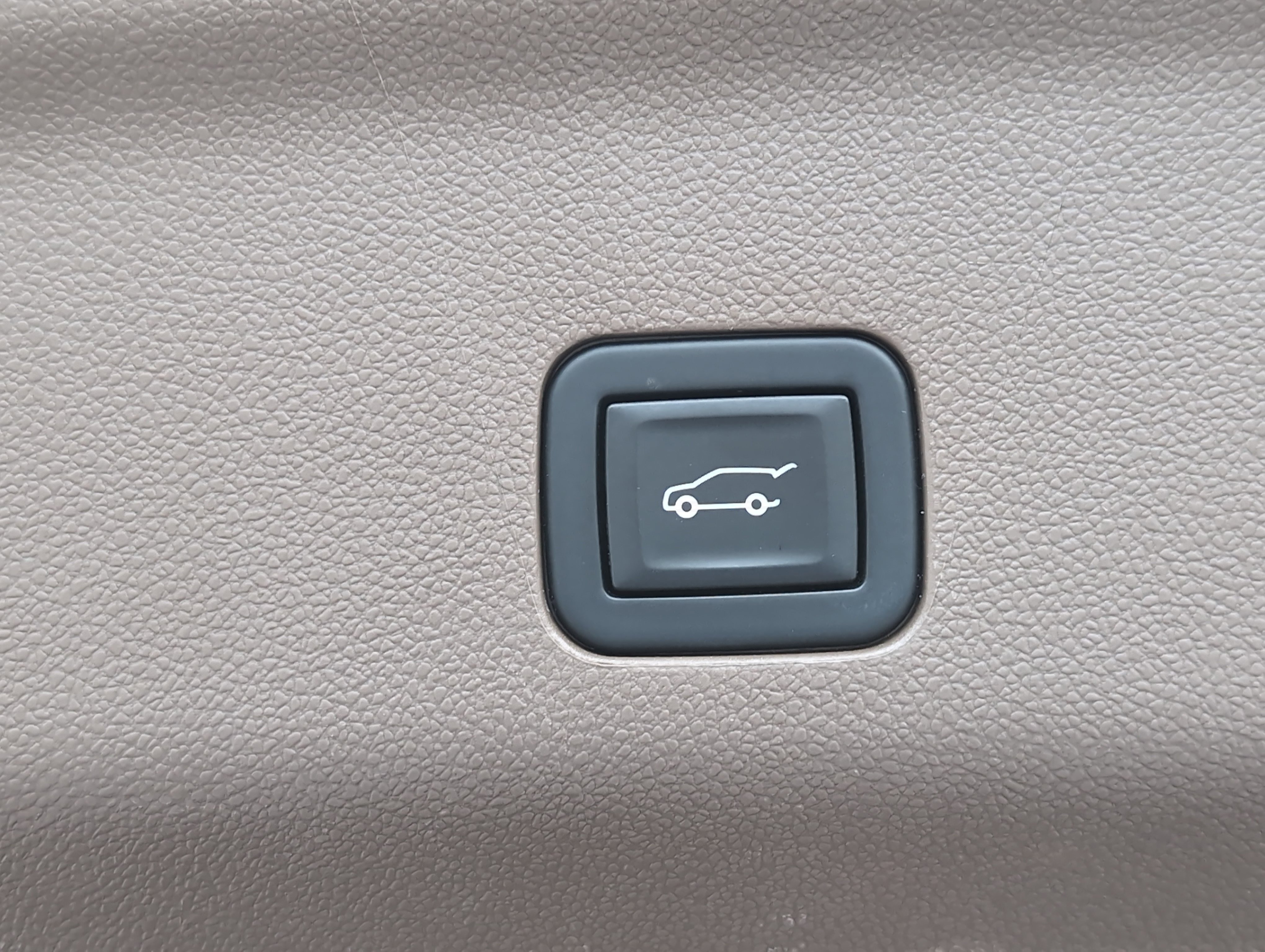 Used 2021 GMC Yukon Denali image 32