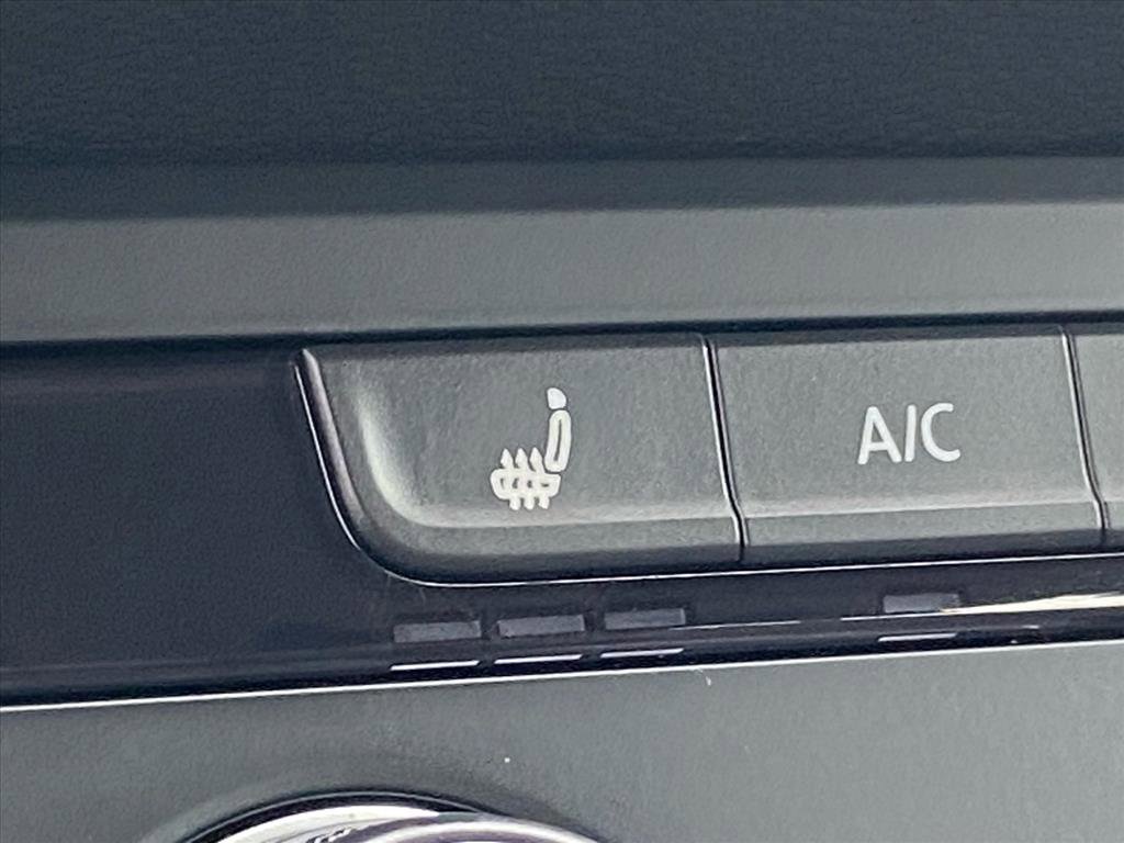 Certified 2022 Volkswagen Taos S image 17