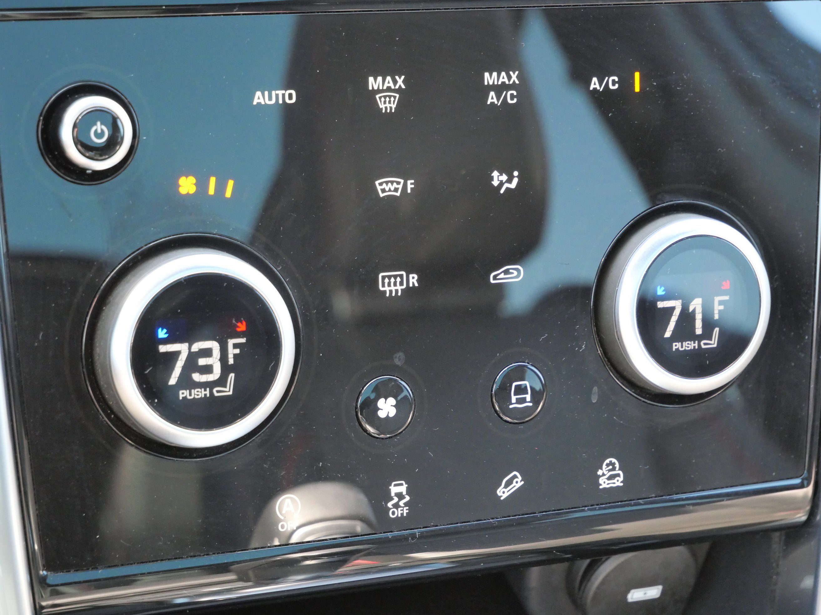 Used 2020 Land Rover Discovery Sport HSE R-Dynamic image 25