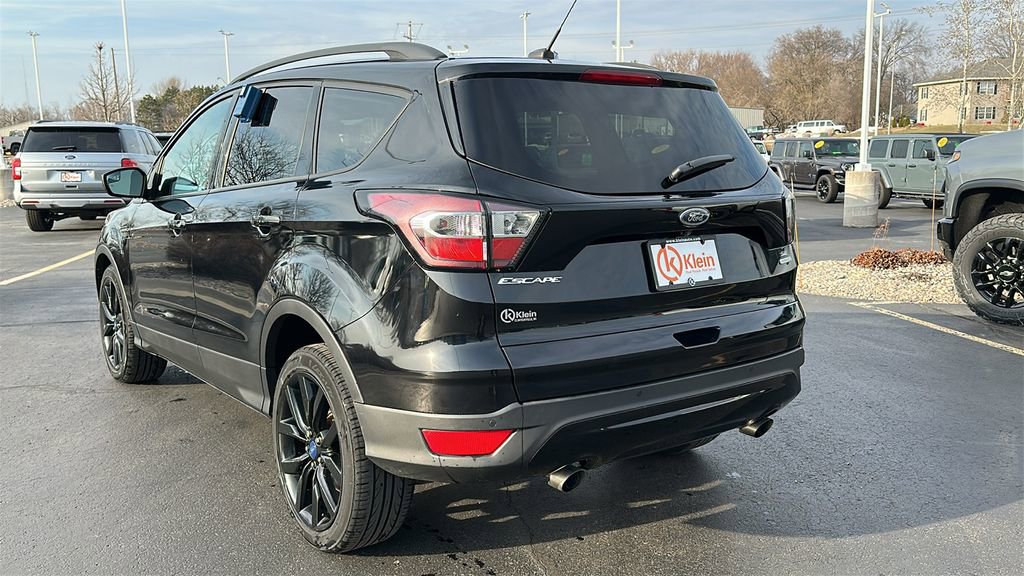 Used 2018 Ford Escape SE w/ SE Sport Appearance Package image 6