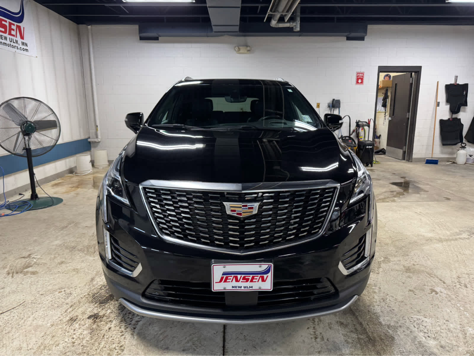Used 2024 Cadillac XT5 Premium Luxury w/ Platinum Package image 2