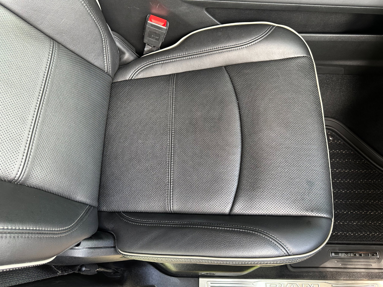 Used 2023 RAM 2500 Limited image 27