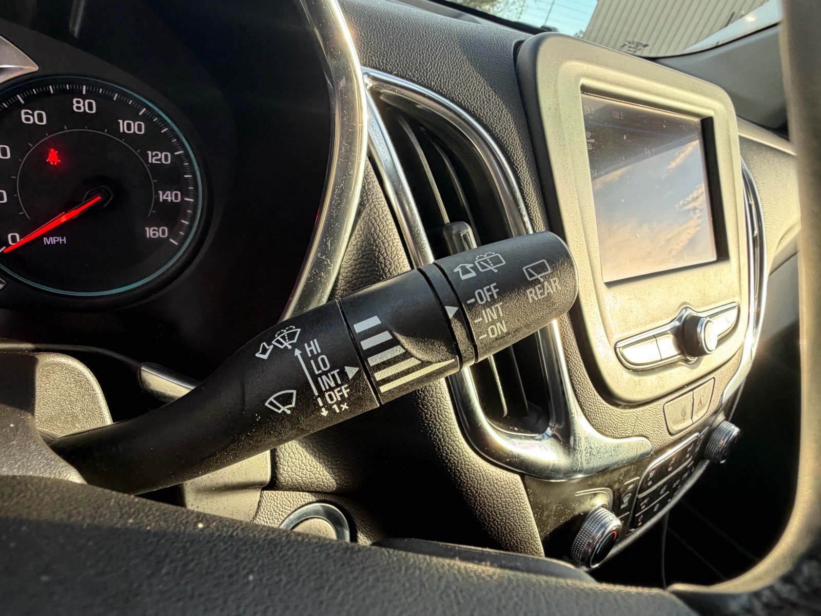 Used 2024 Chevrolet Equinox LT AWD/4WD image 29