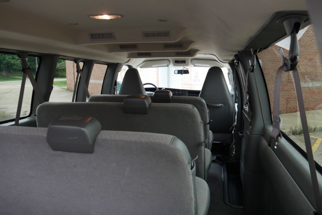 Used 2025 Chevrolet Express 3500 LS RWD image 7