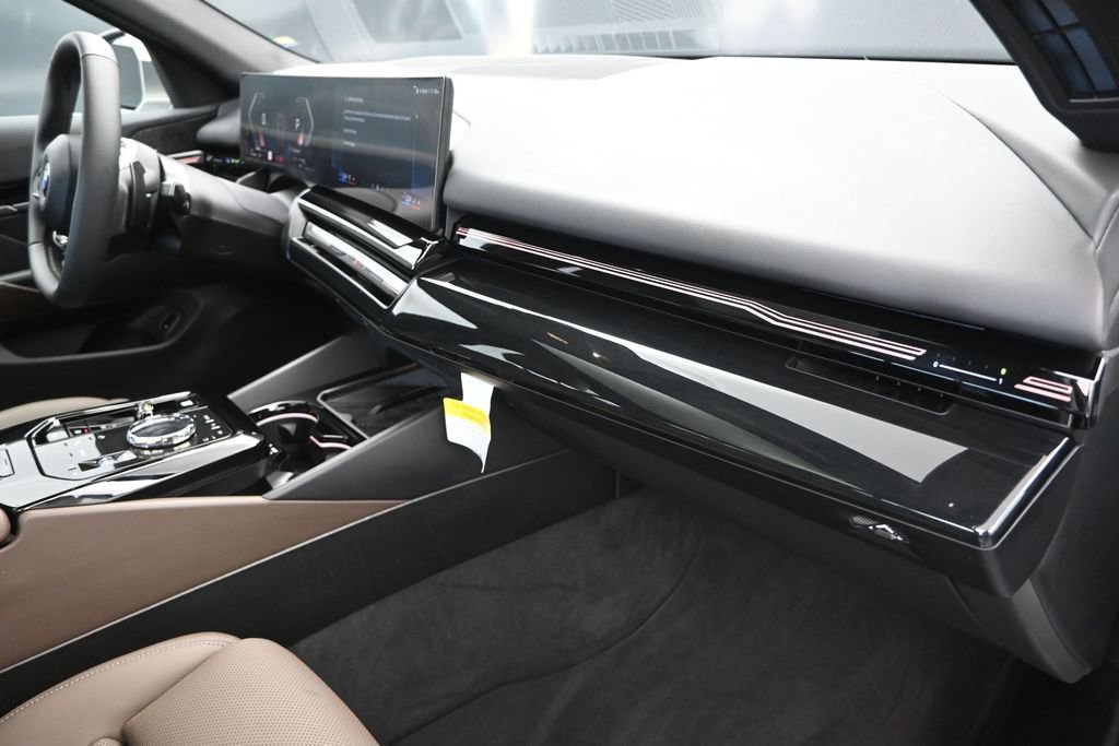 Certified 2026 BMW 530i RWD image 25