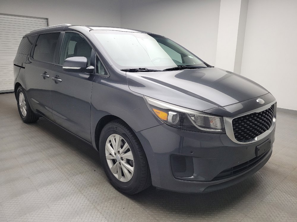 Used 2017 Kia Sedona LX w/ LX Essentials Premium Package FWD image 13