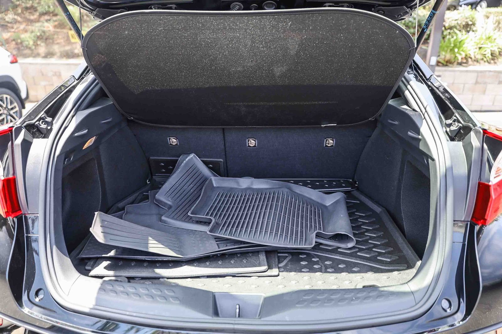 Certified 2021 Toyota C-HR LE FWD image 25