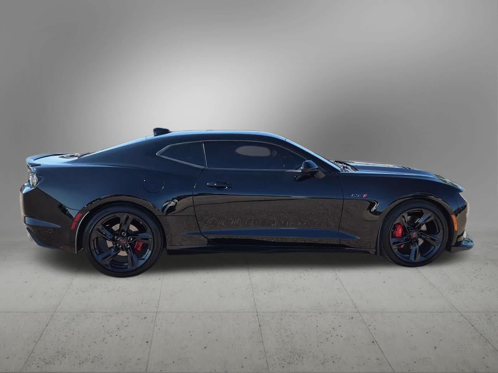 Used 2022 Chevrolet Camaro LT w/ RS Package RWD image 7