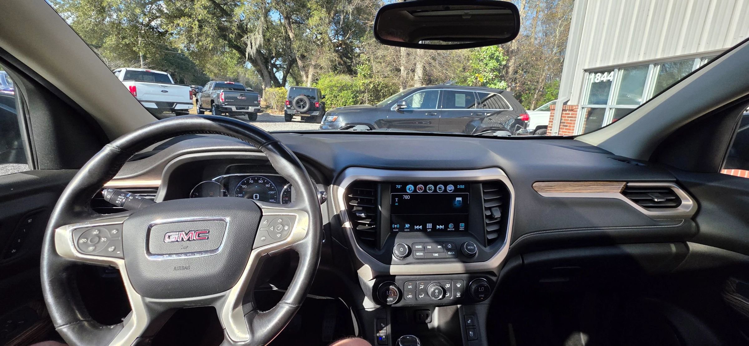 Used 2019 GMC Acadia Denali image 12