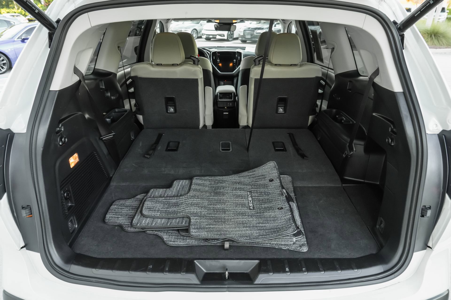 Used 2024 Subaru Ascent Premium w/ Convenience Package image 39