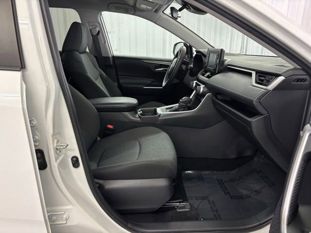 Used 2021 Toyota RAV4 XLE image 24