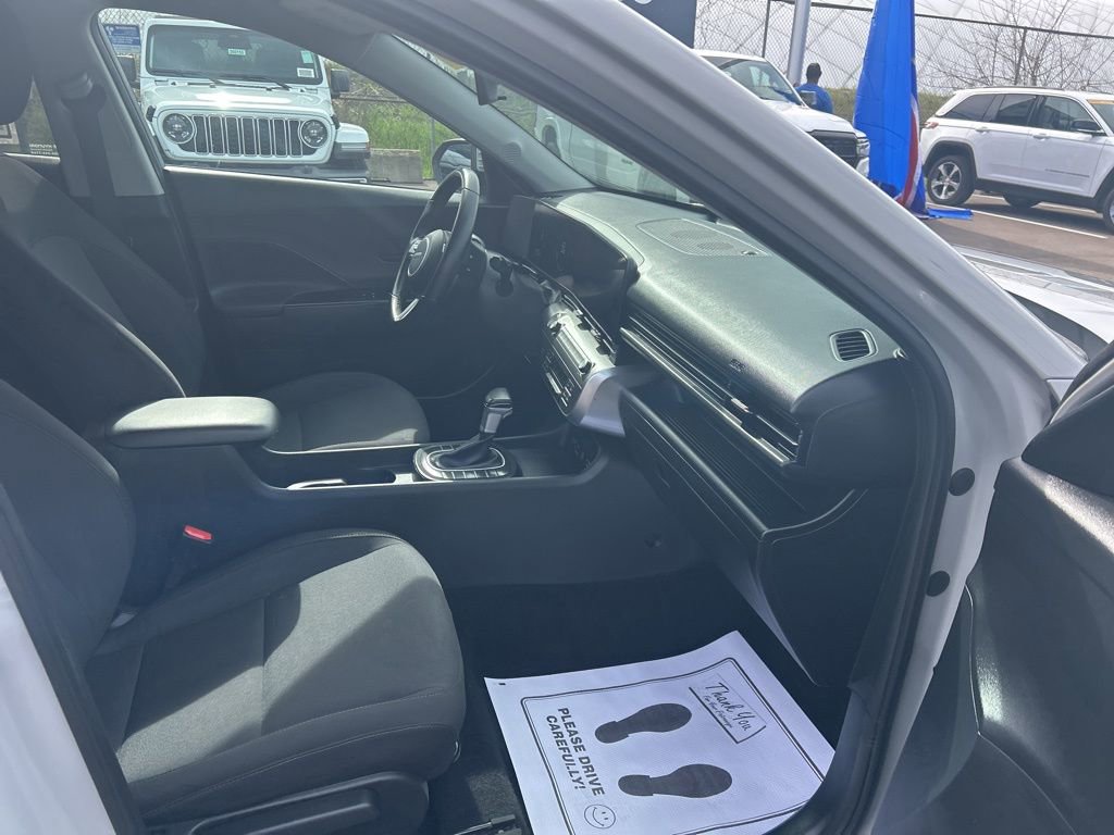 Used 2024 Hyundai Kona SEL AWD/4WD image 17