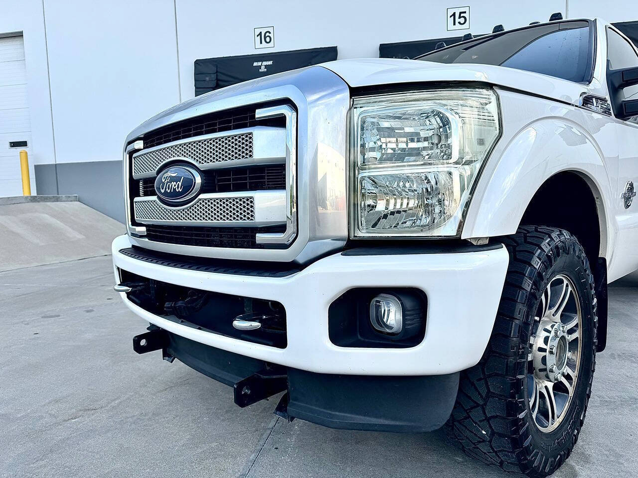 Used 2016 Ford F250 Platinum w/ Platinum Package AWD/4WD image 6