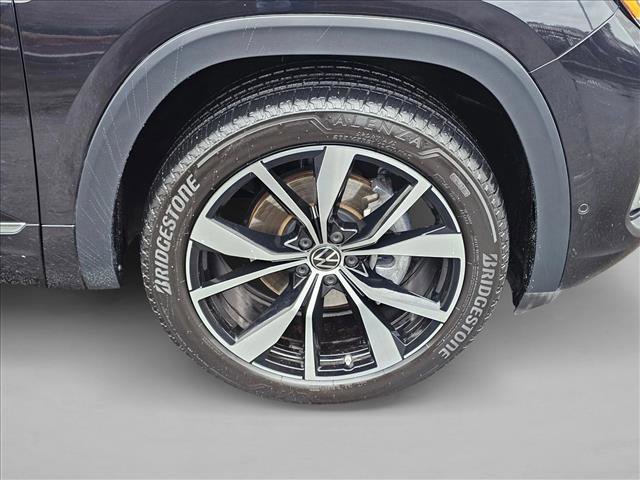 Used 2025 Volkswagen Atlas SEL Premium R-Line image 9