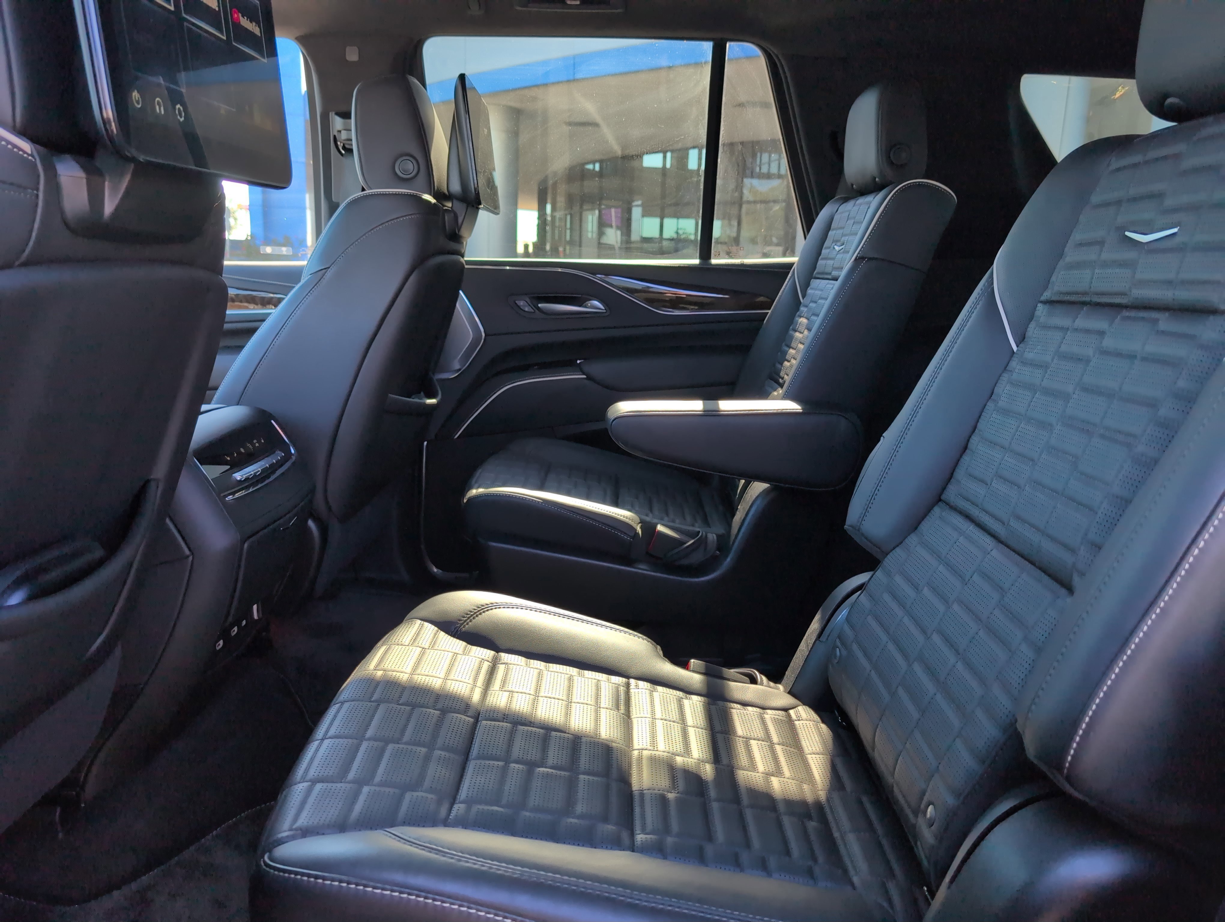 Certified 2024 Cadillac Escalade Sport Platinum image 33