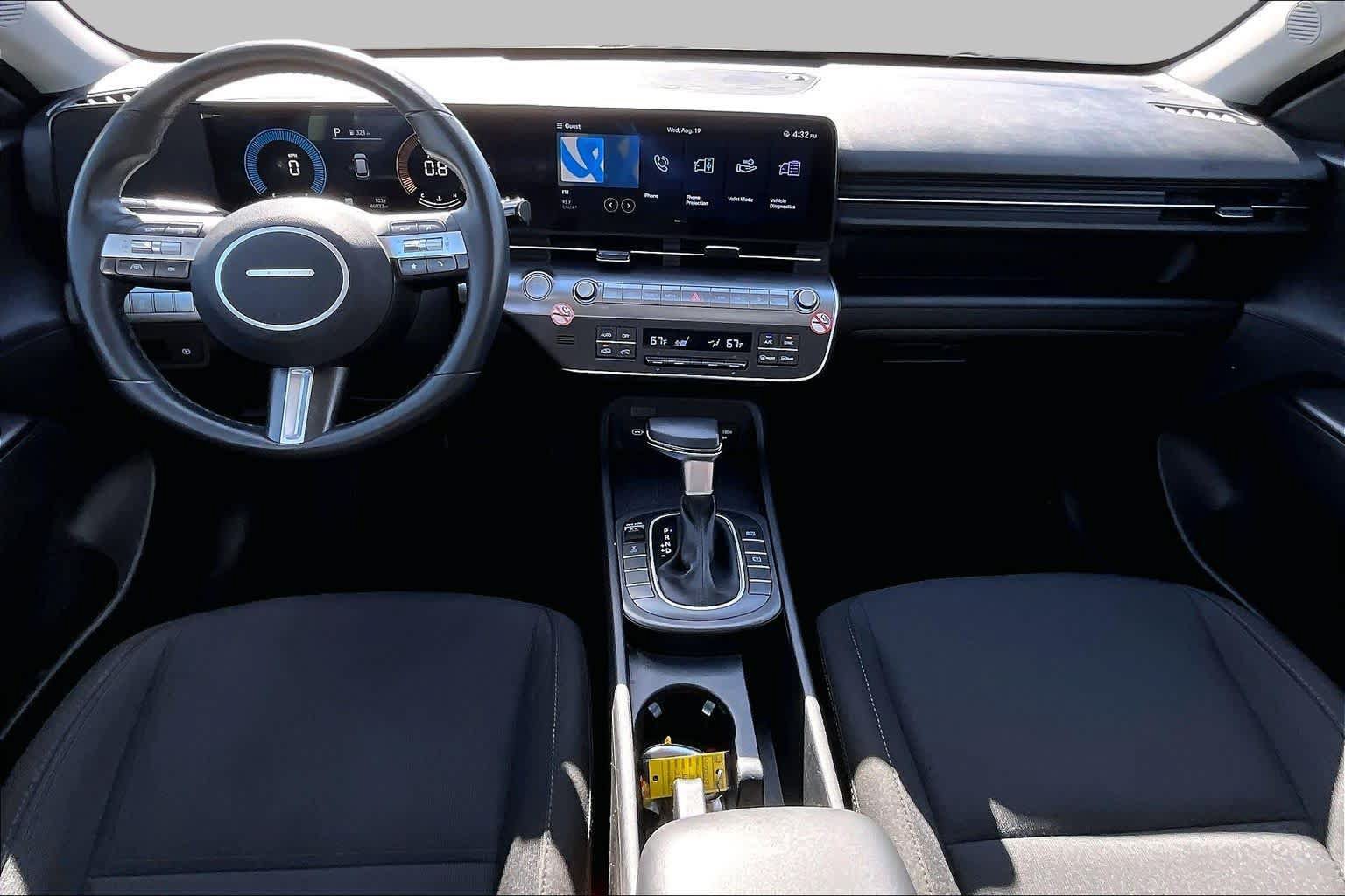 Certified 2025 Hyundai Kona SEL AWD/4WD image 16