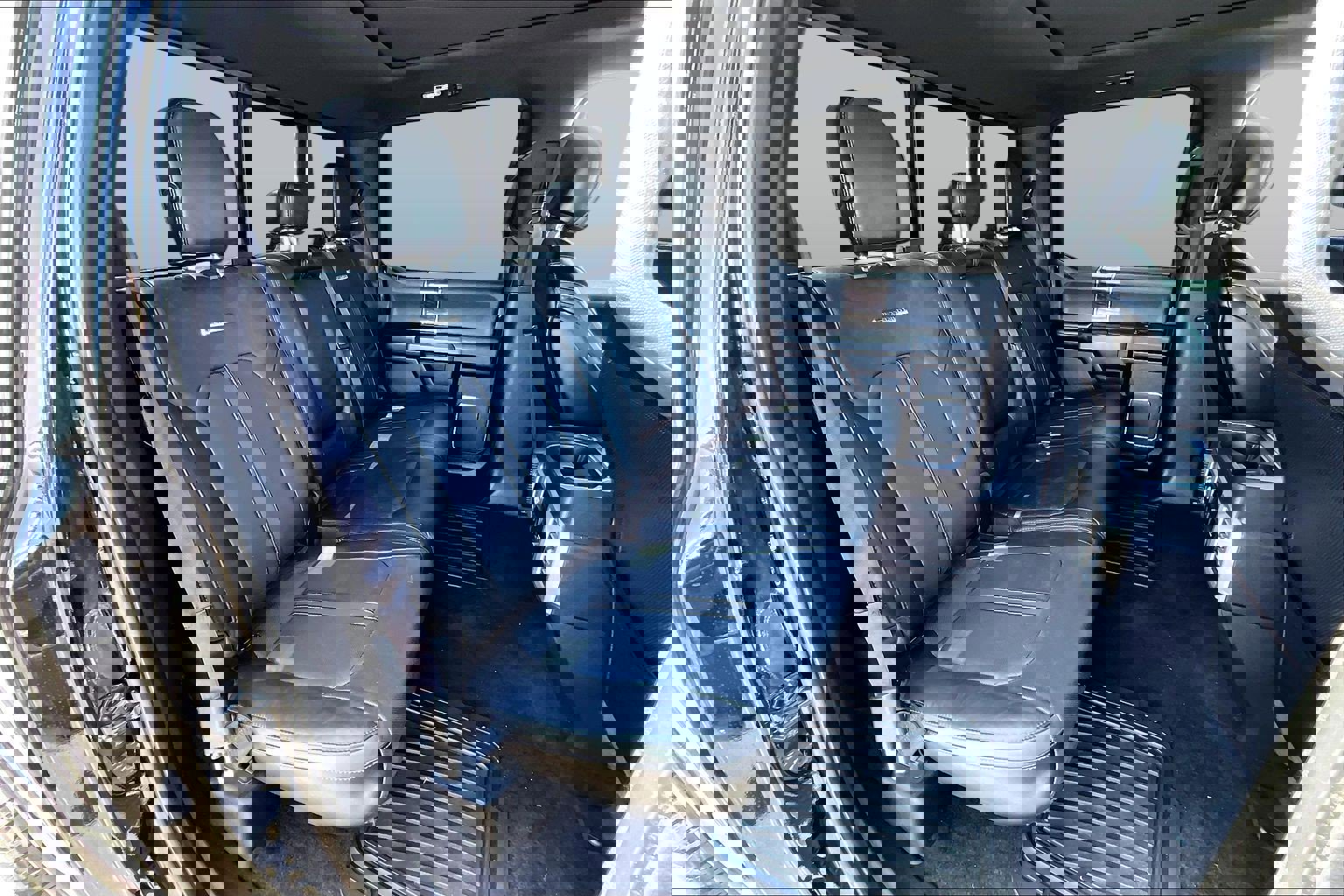 Used 2017 Ford F150 Platinum w/ Equipment Group 701A Luxury AWD/4WD image 24