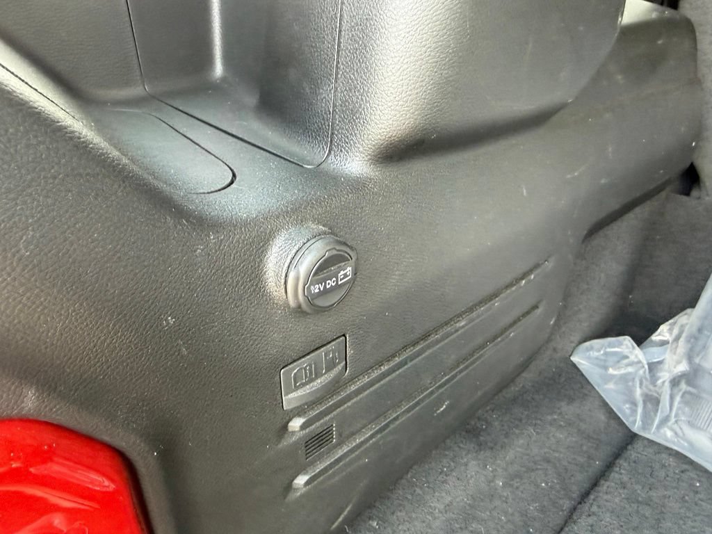Used 2025 Jeep Wrangler Unlimited Sahara AWD/4WD image 45