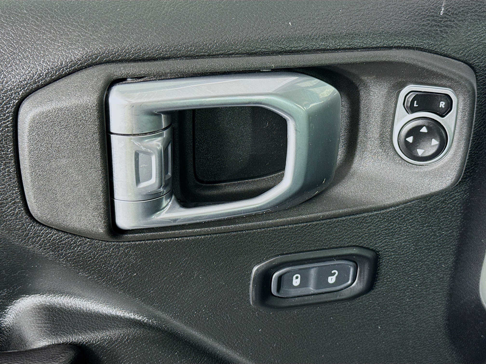 Used 2020 Jeep Wrangler Rubicon w/ Uconnect 4C Nav & Sound Group image 23