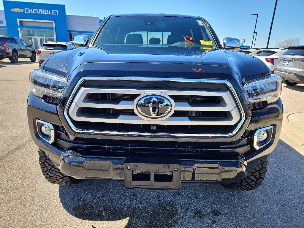 Used 2021 Toyota Tacoma Limited image 2