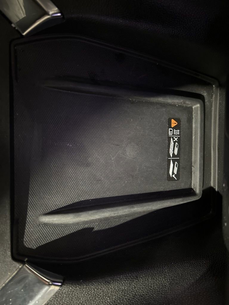 Used 2023 Chevrolet Traverse LT w/ LPO, Floor Liner Package image 34