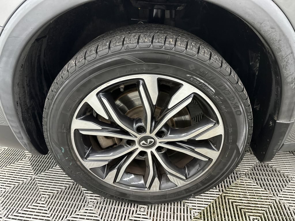 Used 2019 INFINITI QX30 AWD w/ Navigation Package image 12