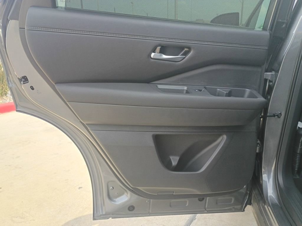 New 2026 Nissan Pathfinder Platinum image 33