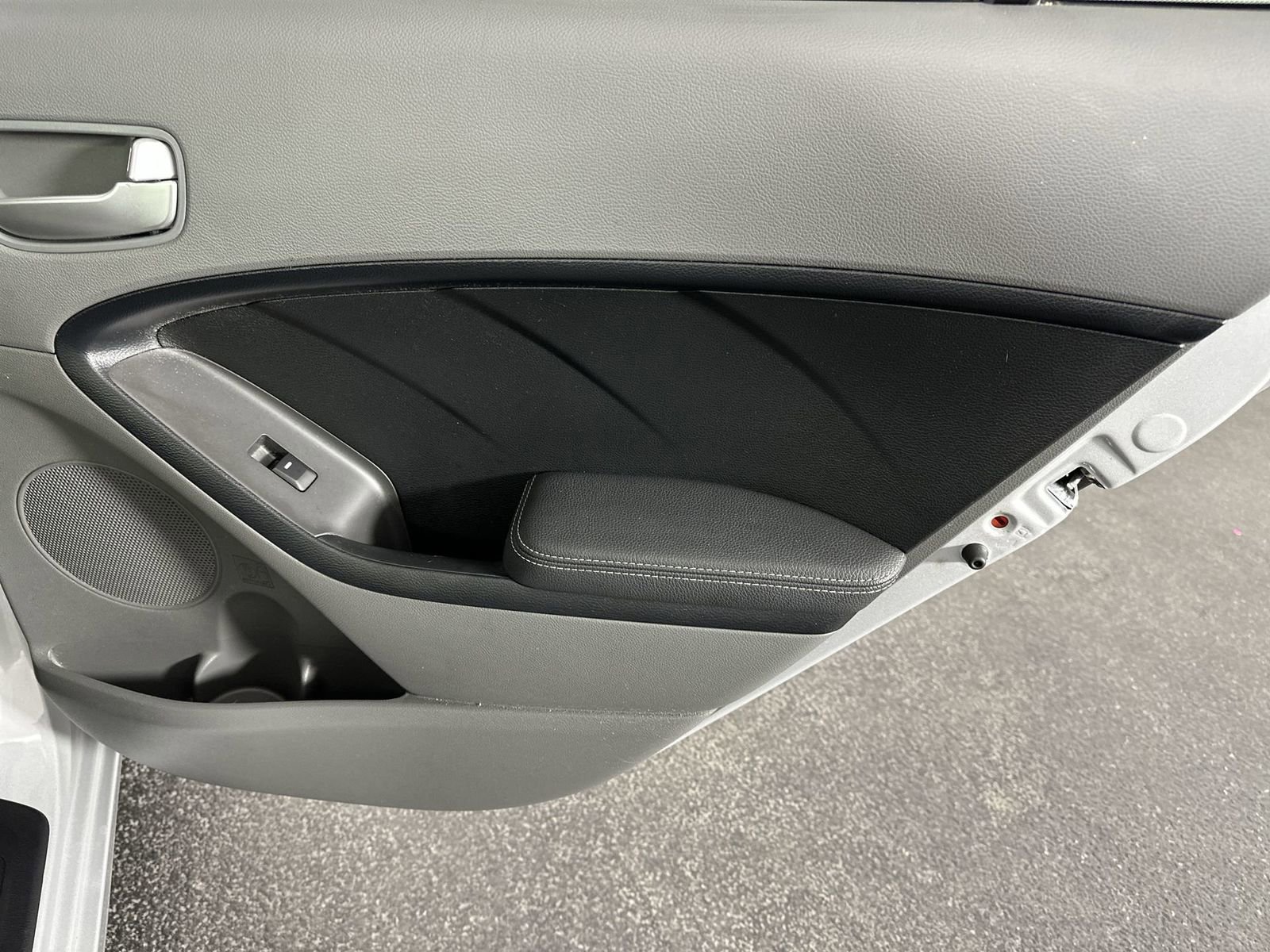 Used 2017 Kia Forte LX image 31