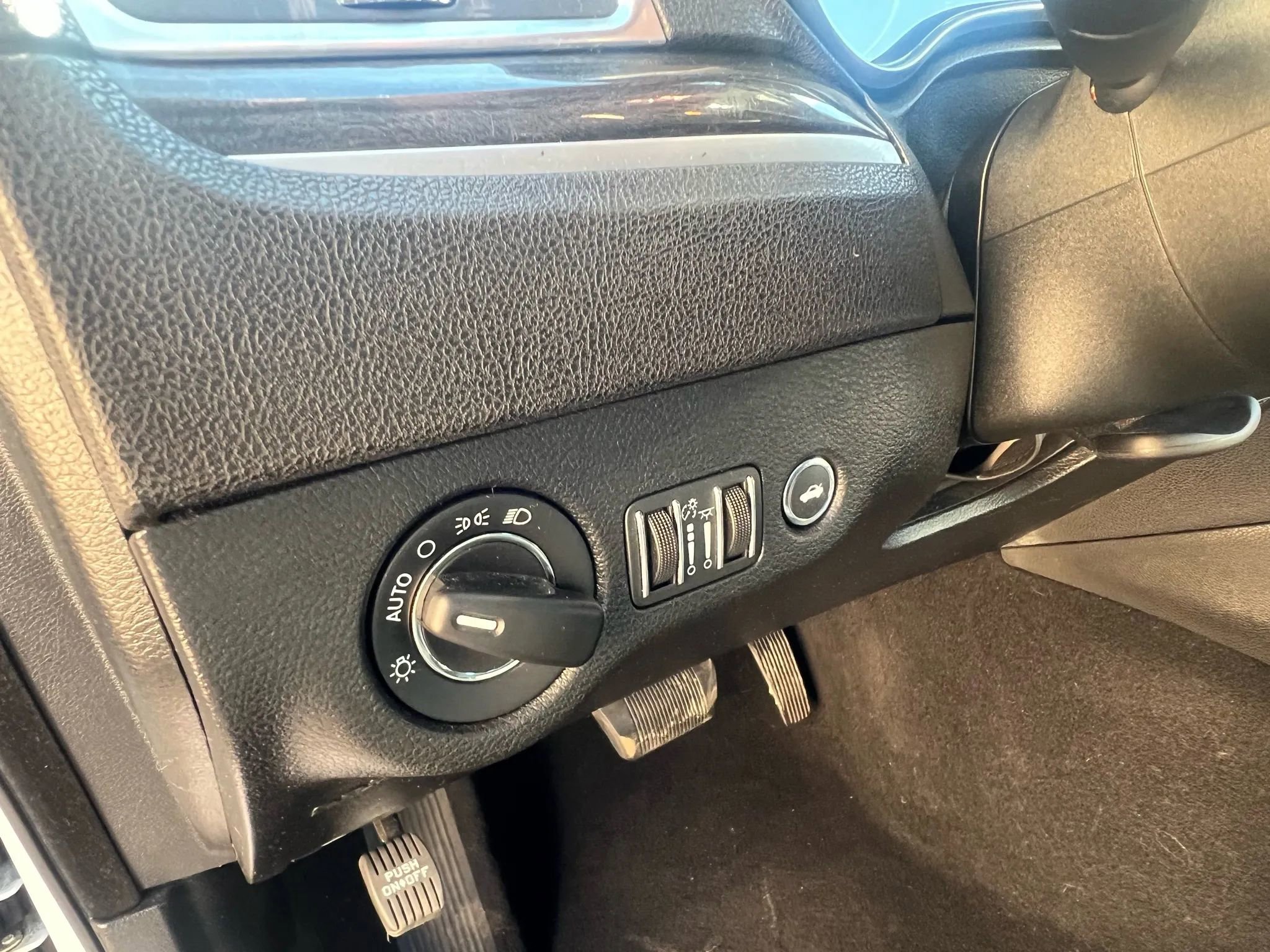 Used 2019 Chrysler 300 Touring L w/ Quick Order Package 22F image 24