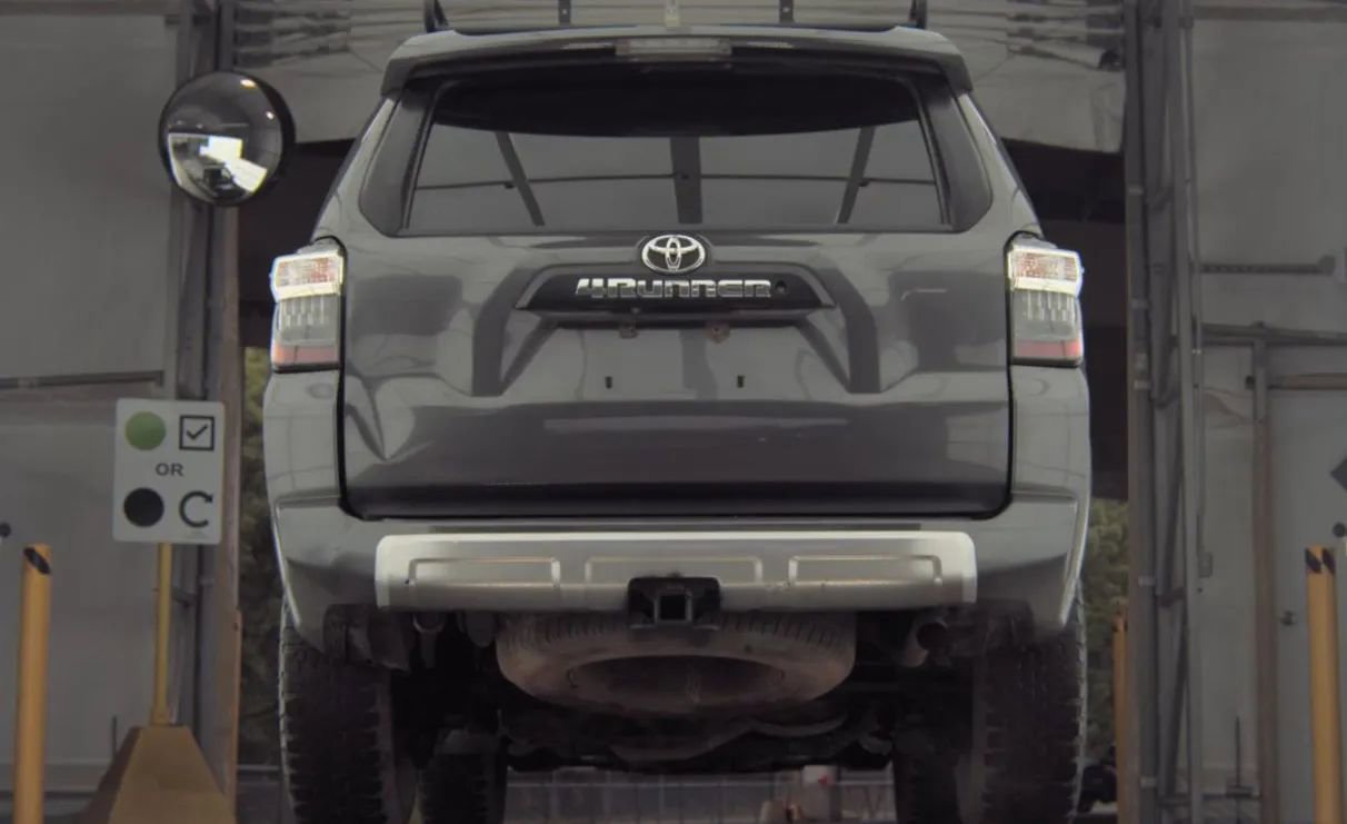 Used 2016 Toyota 4Runner Trail Premium AWD/4WD image 7