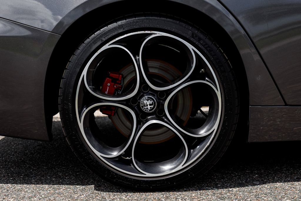 Used 2022 Alfa Romeo Giulia Veloce image 20