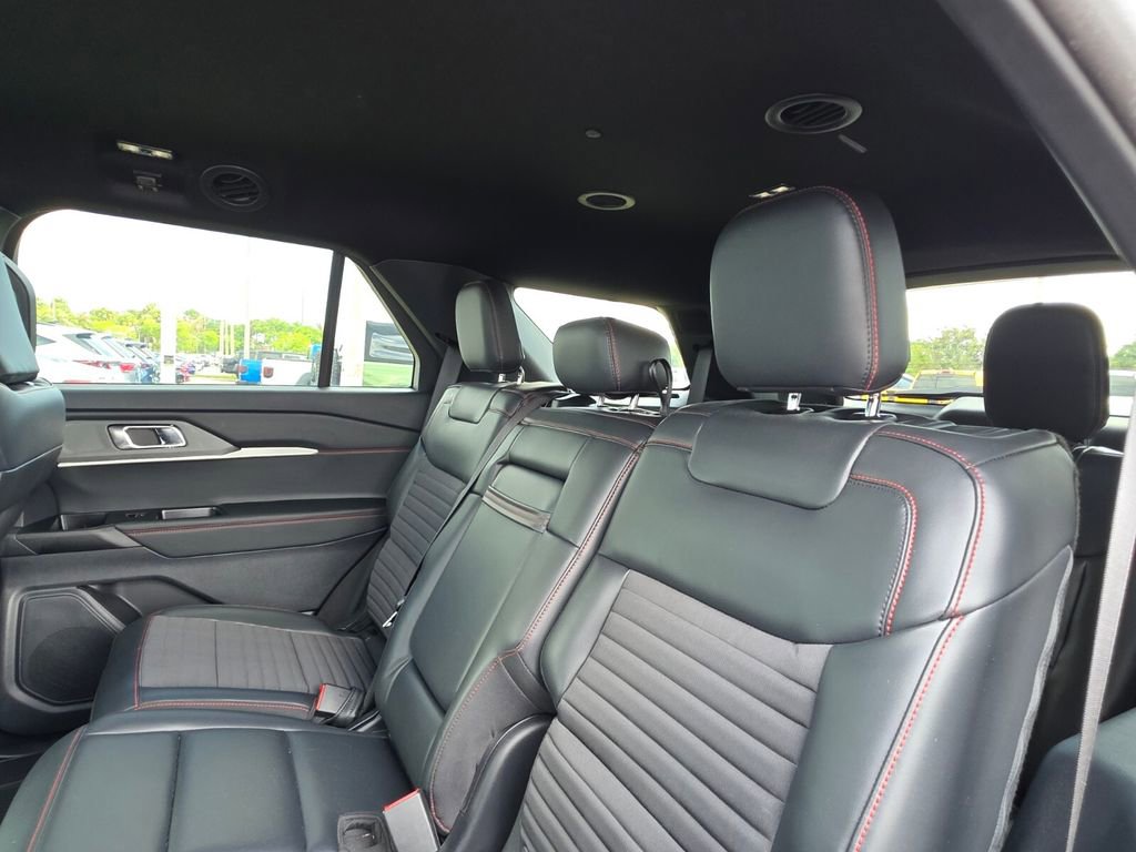 Used 2025 Ford Explorer ST-Line RWD image 22
