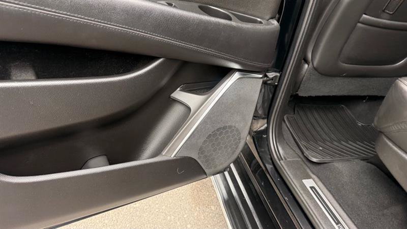 Used 2016 Cadillac Escalade ESV Luxury AWD/4WD image 20