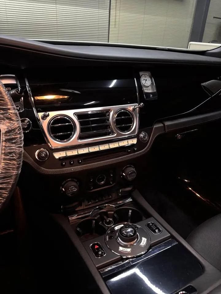 Used 2012 Rolls-Royce Ghost Extended Wheelbase RWD image 12