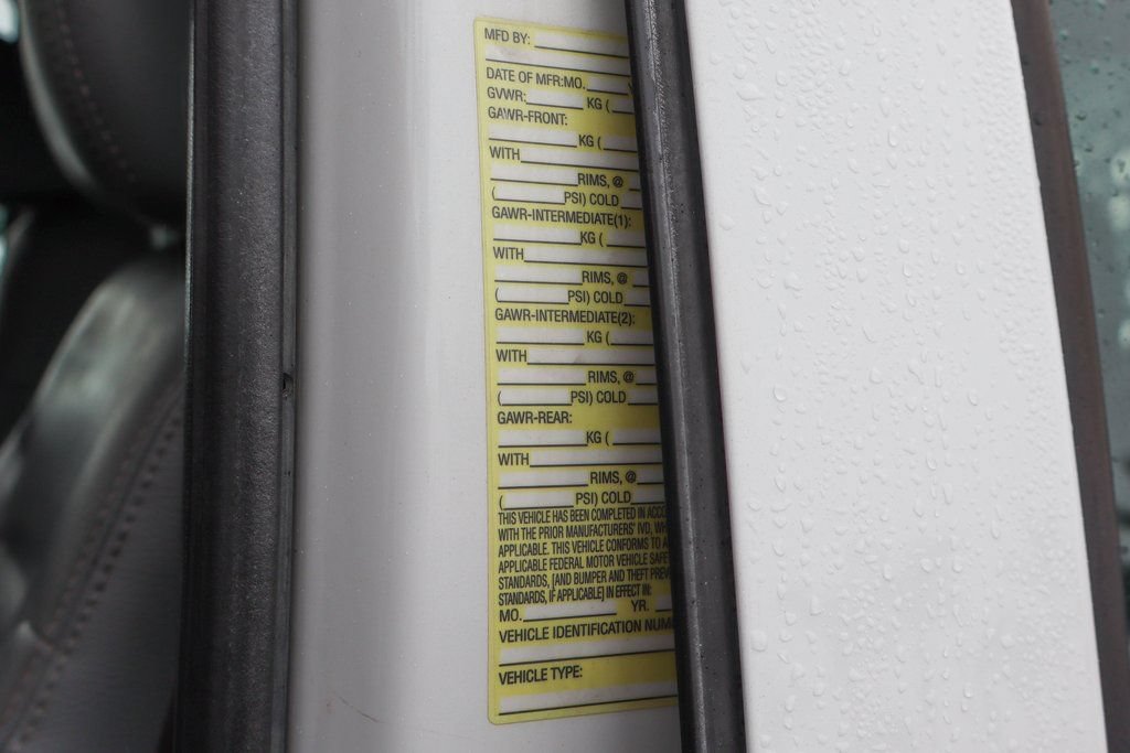 Used 2011 Ford F550 4x4 Crew Cab Super Duty w/ Payload Upgrade Pkg image 47