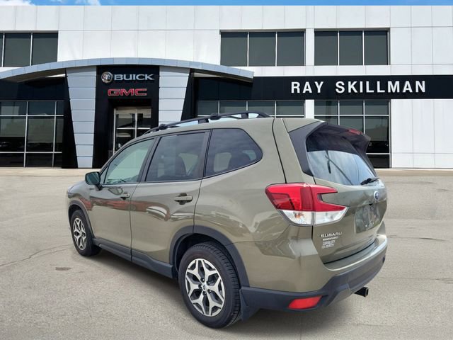 Used 2022 Subaru Forester Premium image 4