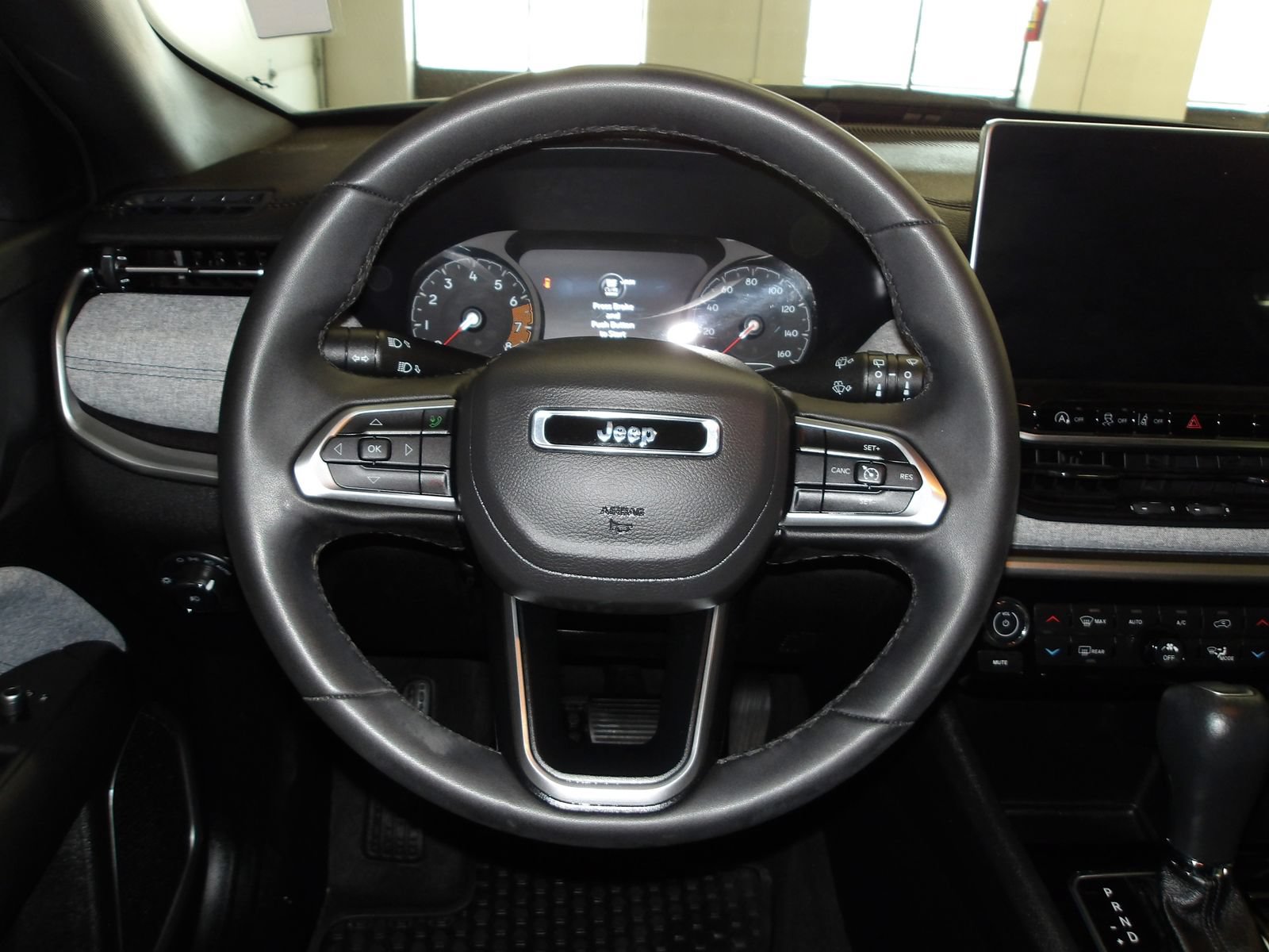 Used 2023 Jeep Compass Latitude w/ Convenience Group AWD/4WD image 14