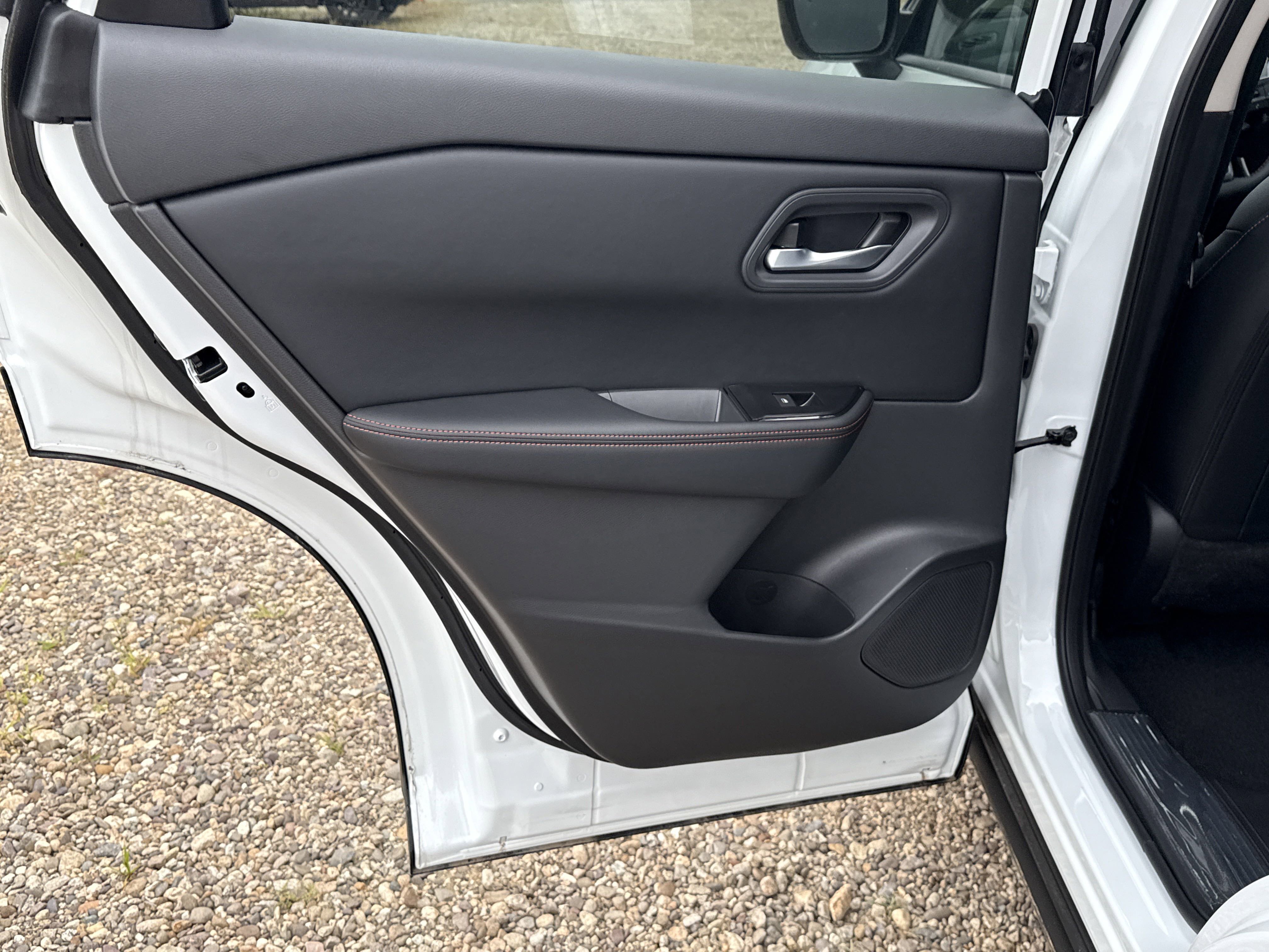 New 2025 Nissan Rogue SV image 5