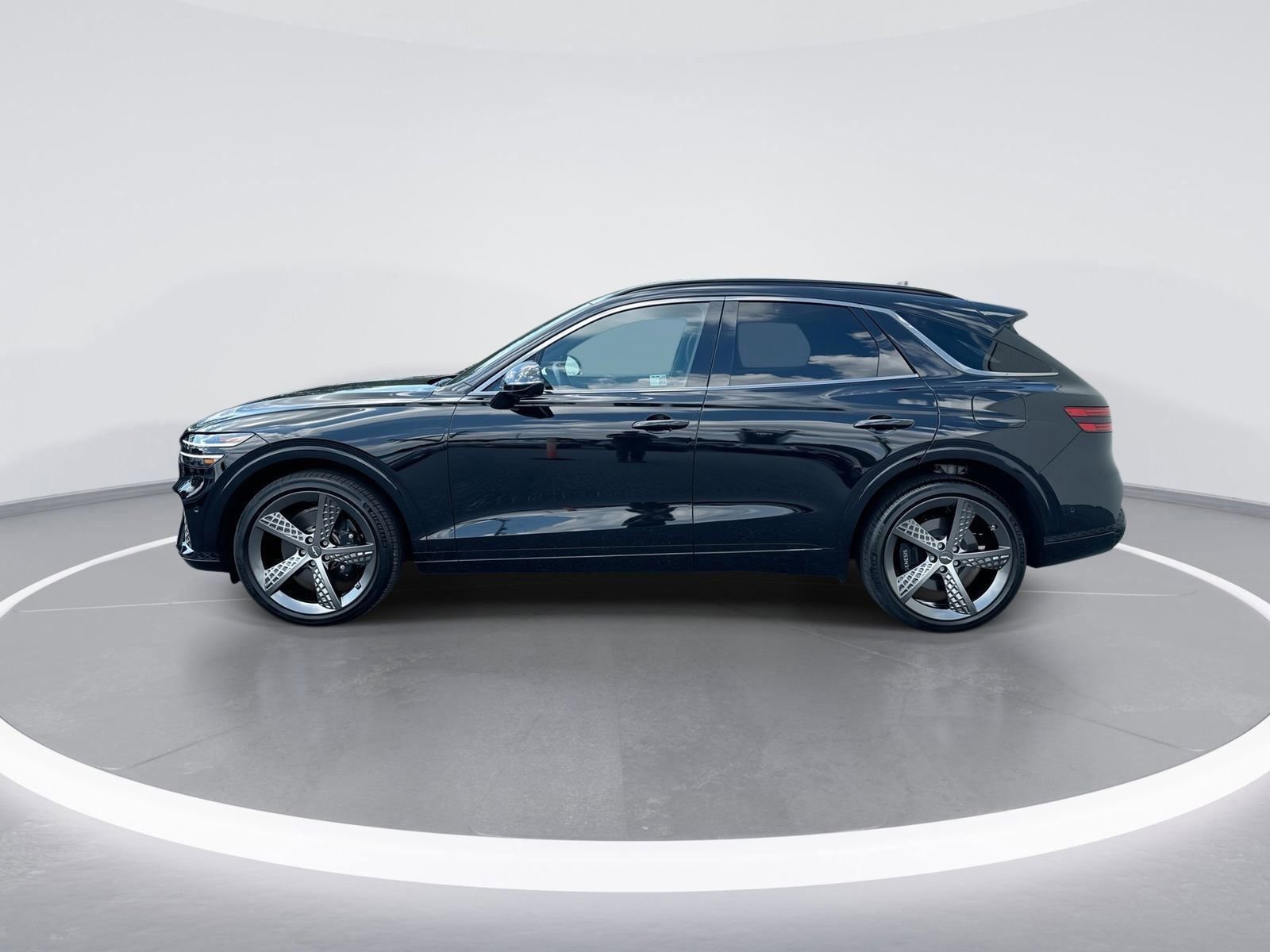 Used 2024 Genesis GV70 3.5T Sport w/ Sport Advanced Package image 5