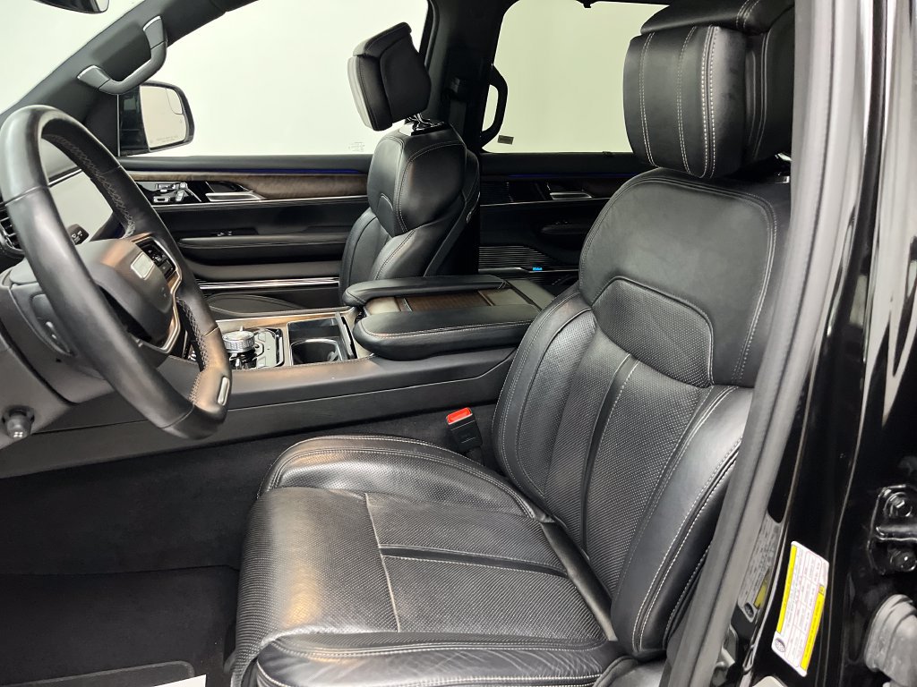 Used 2024 Jeep Grand Wagoneer L 4WD image 12
